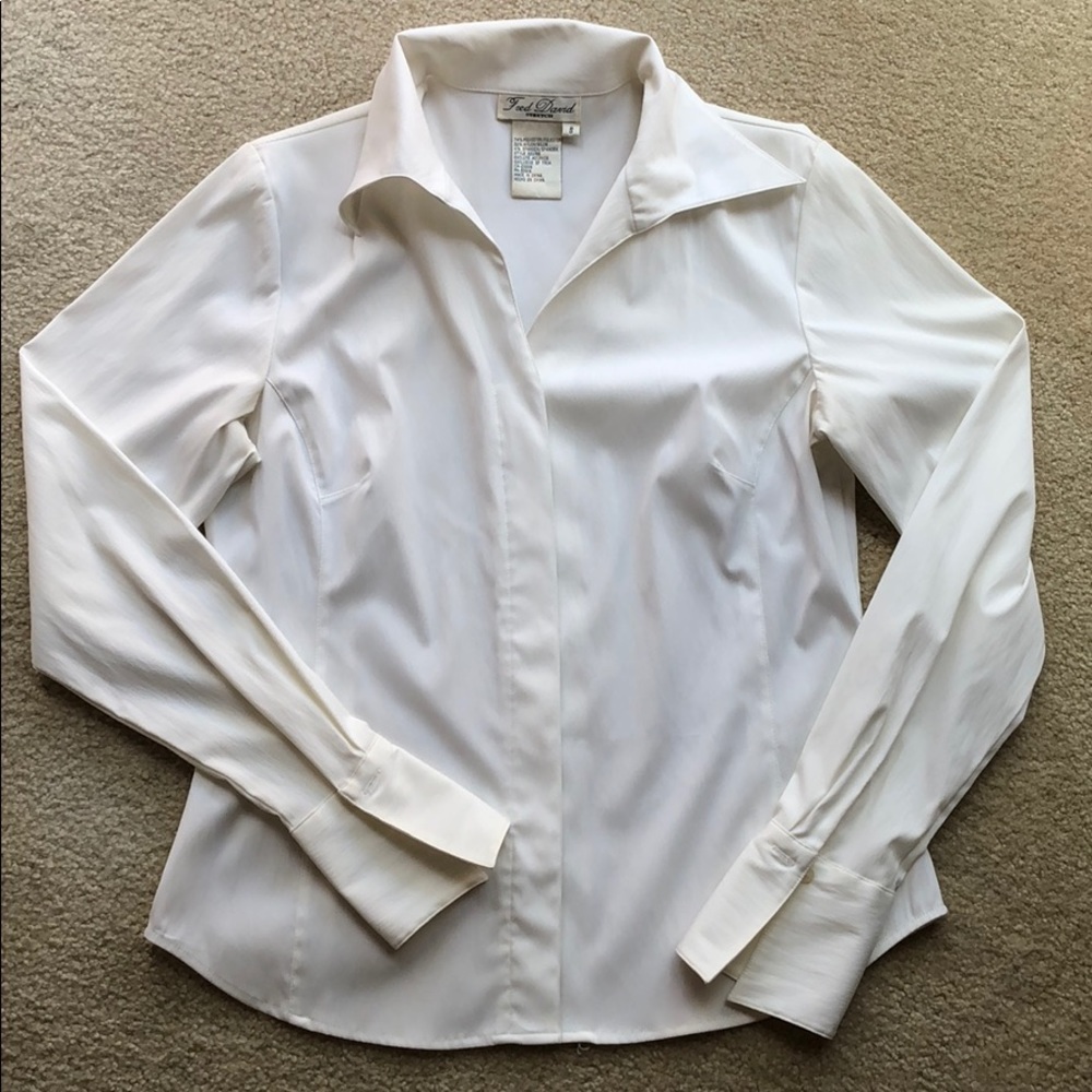 Long Sleeve White Collar Shirt w/Front Buttons